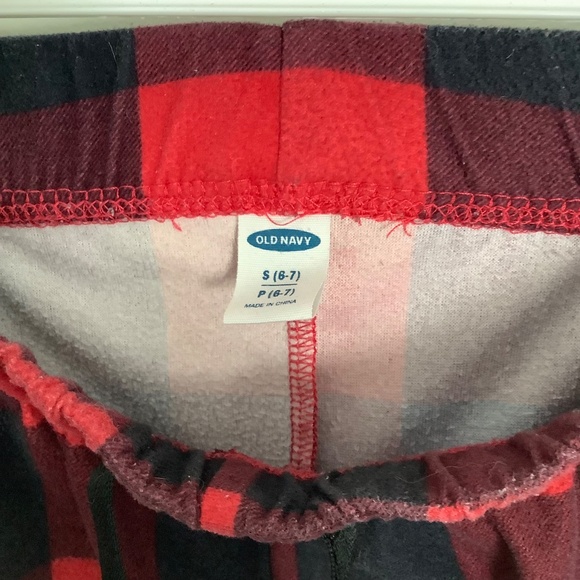 Old Navy boys size S (6/7) - Picture 3 of 3